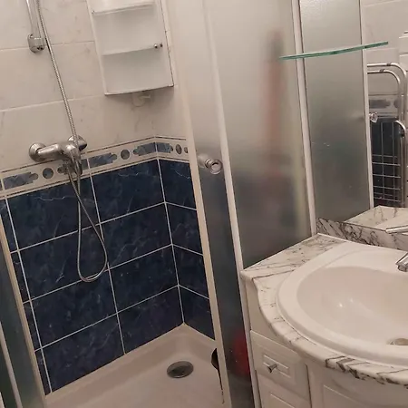 Lägenhet 2 Pieces Renove Pres De La Avec Parking - Fr-1-712-77 *