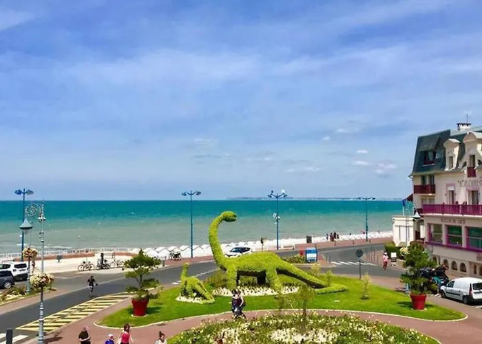 2 Pieces Renove Pres De La Avec Parking - Fr-1-712-77 * Villers-sur-Mer